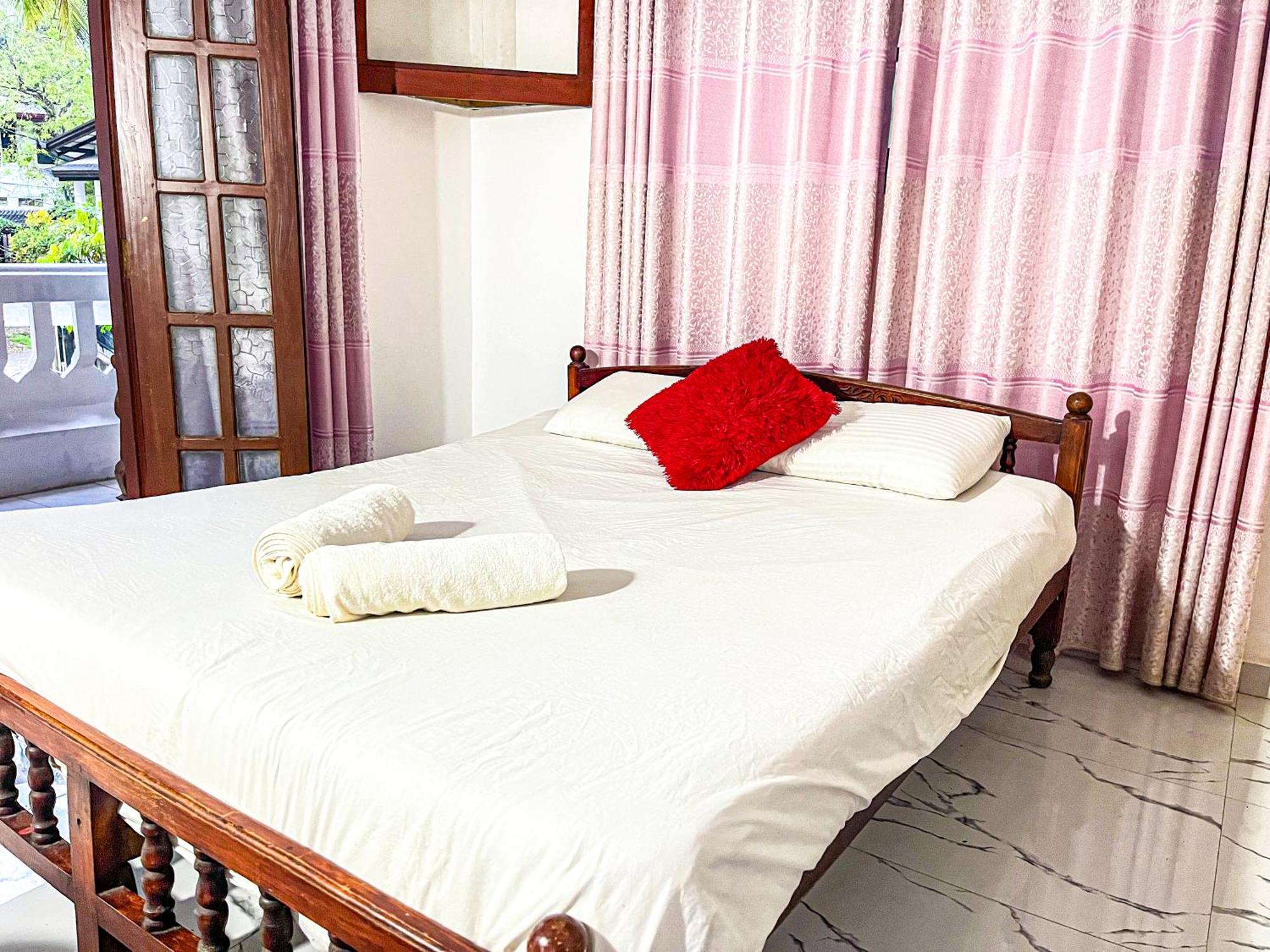 Galle Camellia Room photo